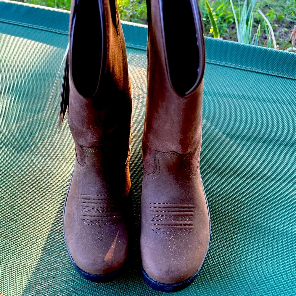 ARIAT very comfortable boots